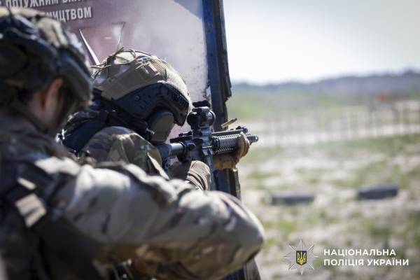 Перший загін патрульних поліцейських закінчив посилені тренування на полігонах 20 Перший загін патрульних поліцейських закінчив посилені тренування на полігонах 20