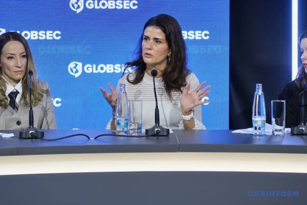 Під час конференції GLOBSEC було порушено питання про повернення українських дітей, яких вивезла Росія. 12 Під час конференції GLOBSEC було порушено питання про повернення українських дітей, яких вивезла Росія. 12