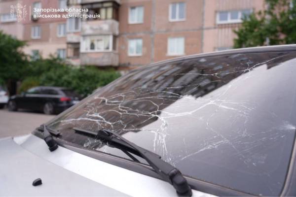 Запоріжжя знову під обстрілом: двоє загиблих у промисловій зоні 13