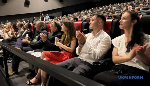 Переможців кінофестивалю «Миколайчук OPEN» оголосили в Чернівцях 14 Переможців кінофестивалю «Миколайчук OPEN» оголосили в Чернівцях 14