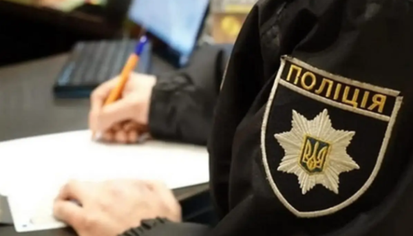 ПОРТАЛ новин 77 Правоохоронці спіймали аферистів, котрі викрали понад мільйон гривень,…