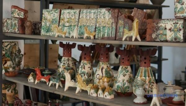 Українські майстри реалізовуватимуть іграшкових коників, виготовлених у стилі косівської кераміки. 7 Українські майстри реалізовуватимуть іграшкових коників, виготовлених у стилі косівської кераміки. 7