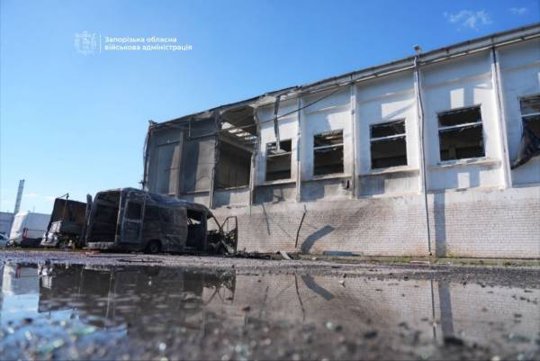 Російські війська атакували приміщення логістичної компанії у Запоріжжі: збільшилася кількість поранених. 13