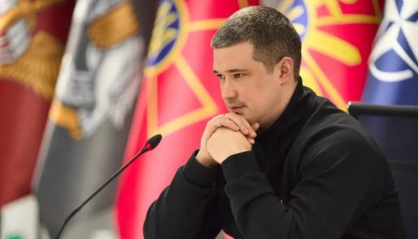 Федоров, Сирський та Гнатов провели обговорення з військовими щодо першої фази реформування Сил оборони. 11 Федоров, Сирський та Гнатов провели обговорення з військовими щодо першої фази реформування Сил оборони. 11