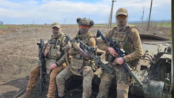 Без вагань: кадри роботи професійного стрільця "Азіата", який ліквідує загарбників 17
