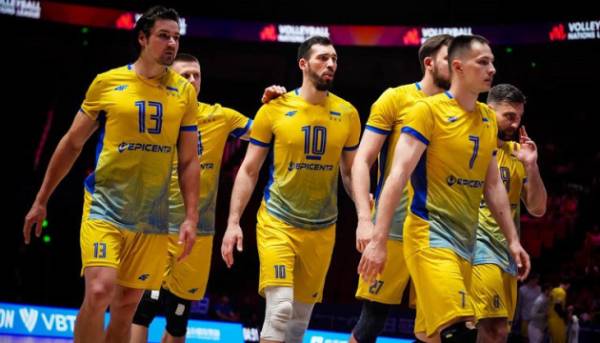Збірна України з волейболу серед чоловіків займає 12-е місце у світовому табелі про ранги. 15