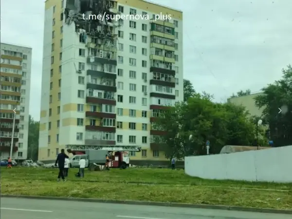 На світанку безпілотники атакували Татарстан: там спалахнула потужна пожежа на надзвичайно значущому для Росії об'єкті 25 На світанку безпілотники атакували Татарстан: там спалахнула потужна пожежа на надзвичайно значущому для Росії об'єкті 25