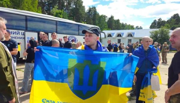 Україна повернула 160 військових з російського полону 5
