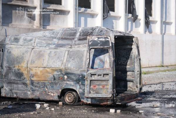 Російські війська атакували приміщення логістичної компанії у Запоріжжі: збільшилася кількість поранених. 16