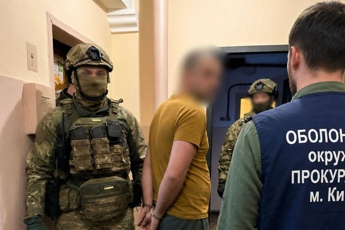 Киянину, що торгував зброєю через поштомати, оголосили про&hellip;