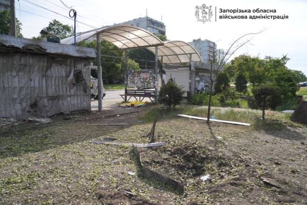 Російські війська атакували житловий квартал Запоріжжя: зафіксовано загиблих, кількість поранених зростає 20