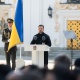 Президент України Володимир Зеленський відзначив державними нагородами та присвоїв почесні звання 198 українцям, п'ять з яких - посмертно. 21