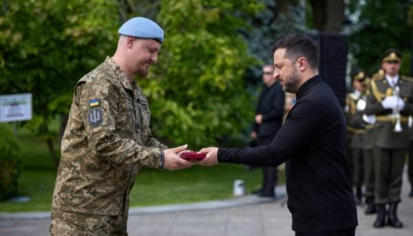 Президент нагородив військових Сил безпілотних систем Збройних Сил України. 2 Президент нагородив військових Сил безпілотних систем Збройних Сил України. 2