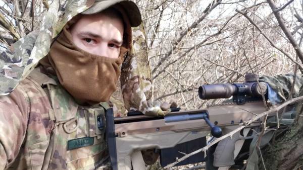 Без вагань: кадри роботи професійного стрільця "Азіата", який ліквідує загарбників 20 Без вагань: кадри роботи професійного стрільця "Азіата", який ліквідує загарбників 18