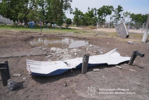 Росіяни з цинізмом завдали удару по селищу неподалік Запоріжжя: є загиблі, збільшилася кількість поранених 15