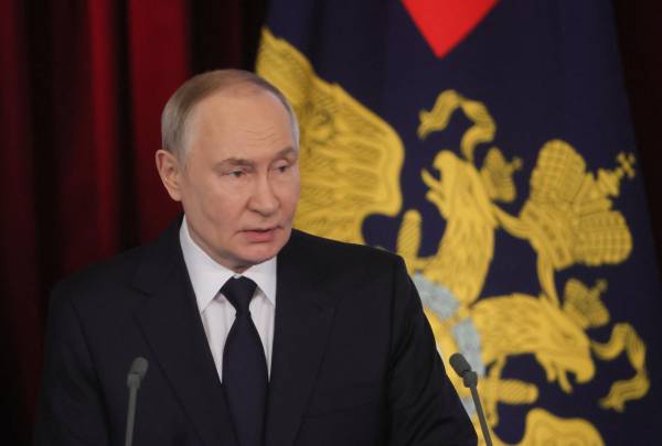 "Російські еліти можуть становити загрозу для Путіна, змушуючи його перевіряти їжу та триматися подалі від вікон" 6