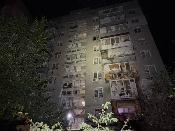 В Одесі дрон влучив у дев'ятиповерхівку: палають кілька поверхів 11 В Одесі дрон влучив у дев'ятиповерхівку: палають кілька поверхів 11