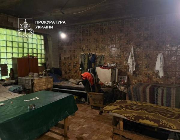 Шукали людей для рабства біля вокзалів: у Києві четверо зловмисників тримали людей у трудовому рабстві 20 Шукали людей для рабства біля вокзалів: у Києві четверо зловмисників тримали людей у трудовому рабстві 20