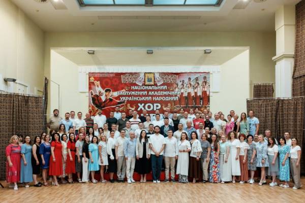 Вадим Яценко очолив хор Верьовки 4
