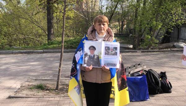 Диригент військового оркестру 12-ї маріупольської бригади Нацгвардії Іван Лужний визволений з полону. 13