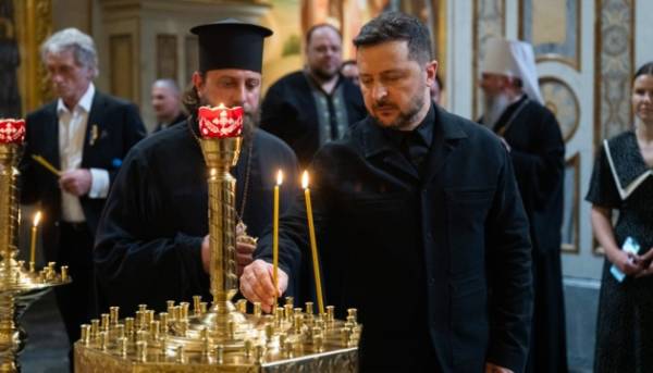 Подружжя Зеленських взяло участь у спільній молитві за&hellip;