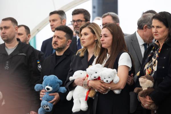 Зеленський: Майбутнє нації та кожного малюка не повинно визначатися російськими балістичними ракетами 13