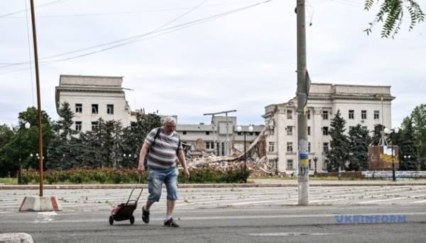 Херсон біля лінії фронту, оновлене обличчя та «Коргія»