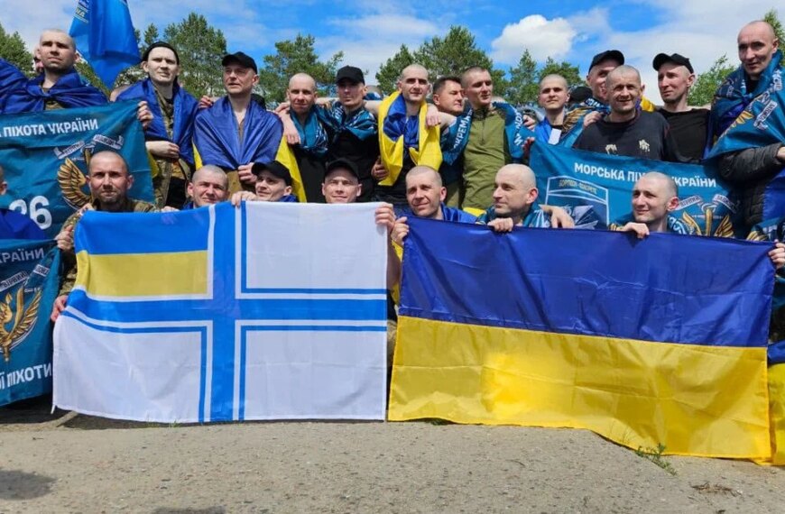 Понад чотири роки в очікуванні: чоловік і син звільнені з російського полону одночасно.