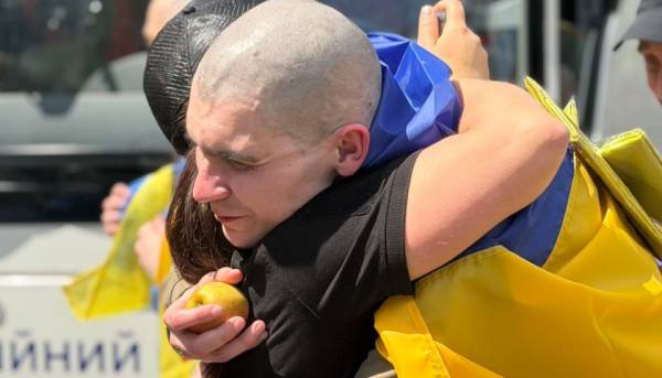 186 українців звільнені з російського полону 53 186 українців звільнені з російського полону 53
