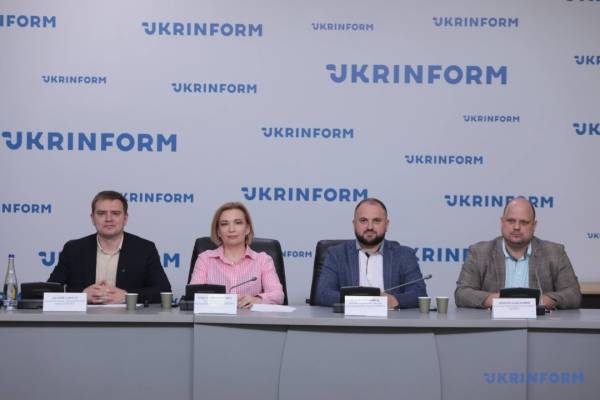 Більшість громадян України бажають актуалізувати свою інформацію для виборчого процесу, за даними ОПОРИ. 9 Більшість громадян України бажають актуалізувати свою інформацію для виборчого процесу, за даними ОПОРИ. 9
