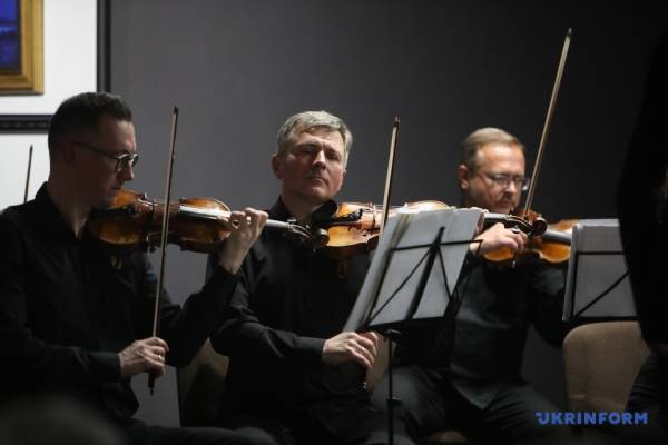 «Київська камерата» представила альбом із музикою українських митців 13