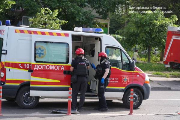 Російські війська атакували житловий квартал Запоріжжя: зафіксовано загиблих, кількість поранених зростає 21