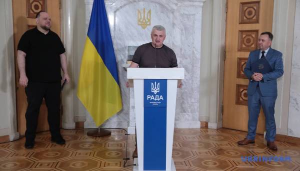 Фотовиставка Укрінформу та посольства Сполучених Штатів відкрилася в Раді до 250-річчя незалежності США. 32 Фотовиставка Укрінформу та посольства Сполучених Штатів відкрилася в Раді до 250-річчя незалежності США. 32