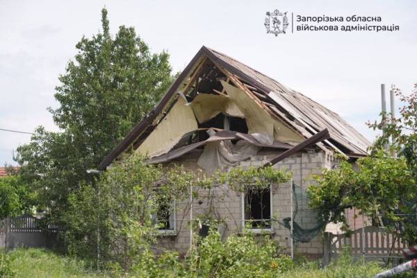 Росіяни з цинізмом завдали удару по селищу неподалік Запоріжжя: є загиблі, збільшилася кількість поранених 14
