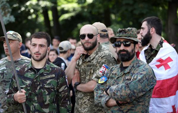 Чи допоможе залучення іноземців заповнити прогалини на передовій: ветеран пояснив ключову вимогу 5 Чи допоможе залучення іноземців заповнити прогалини на передовій: ветеран пояснив ключову вимогу 5