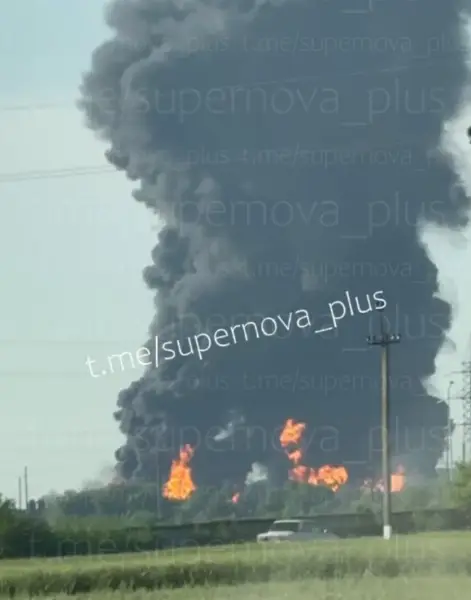 Росію атакували щонайменше 376 безпілотниками, найбільше ударів припало на Санкт-Петербург та Москву. 21