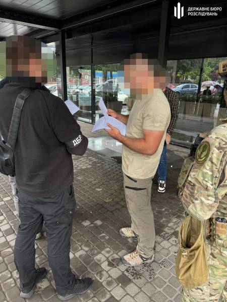 Бійця з полку «Скеля» запідозрили у нападі на капелана та підполковника 4 Бійця з полку «Скеля» запідозрили у нападі на капелана та підполковника 4