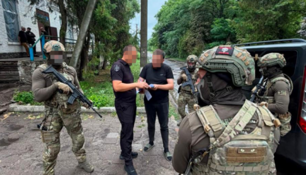 Двом військовим з полку "Азов" інкримінують жорстоке поводження з товаришами по службі 13 Двом військовим з полку "Азов" інкримінують жорстоке поводження з товаришами по службі 13
