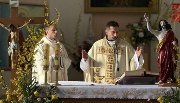 Священнослужитель католицької церкви у Здолбунові закликає українців та поляків примиритися з історією та об'єднатися. 11 Священнослужитель католицької церкви у Здолбунові закликає українців та поляків примиритися з історією та об'єднатися. 11