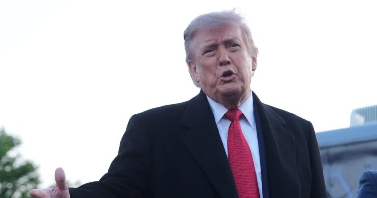 «Саме це було на думці у Ліндсі Грема»: Трамп поставив нову вимогу щодо нового закону про санкції проти Росії 22 «Саме це було на думці у Ліндсі Грема»: Трамп поставив нову вимогу щодо нового закону про санкції проти Росії 7
