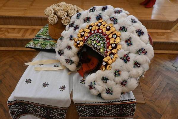 Створення пір'яного вінка в селі Прикарпаття включили до списку нематеріальної культурної спадщини. 4 Створення пір'яного вінка в селі Прикарпаття включили до списку нематеріальної культурної спадщини. 4