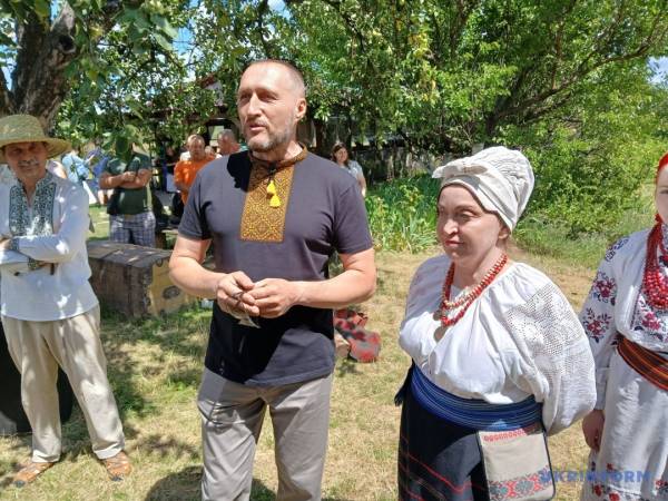 «Зажинки»: перші зібрані збіжжя відклали для різдвяного дідуха 25 «Зажинки»: перші зібрані збіжжя відклали для різдвяного дідуха 25