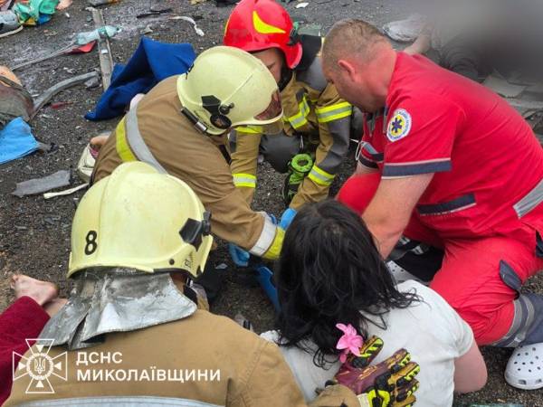 Смертельна ДТП на Миколаївщині: 9 загиблих внаслідок зіткнення маршрутки та вантажівки 14