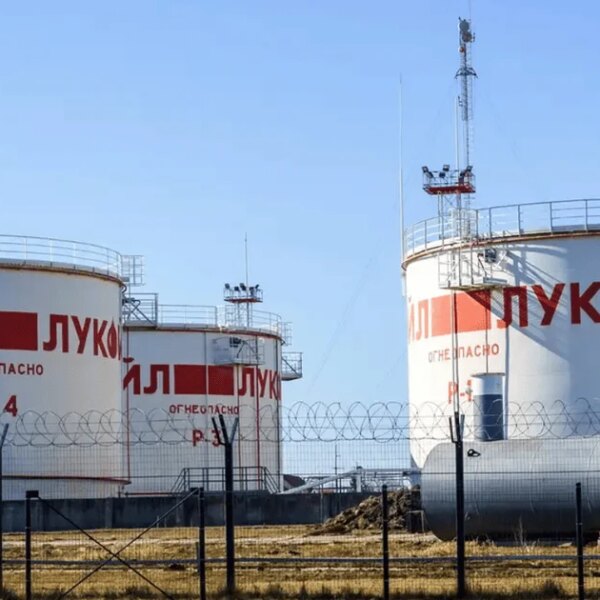 ПОРТАЛ новин 84 ССО досягли Сибіру: Тюменський нафтопереробний завод вдруге зазнав атаки