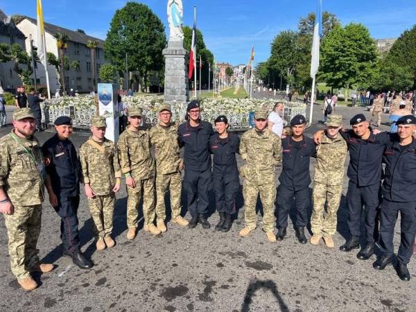 Національна гордість не виховується за одну навчальну годину 15 Національна гордість не виховується за одну навчальну годину 15