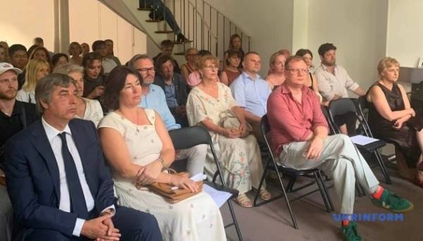 У Французькому культурному центрі в Парижі пройшов вечір пам’яті Василя Сліпака. 8 У Французькому культурному центрі в Парижі пройшов вечір пам’яті Василя Сліпака. 8