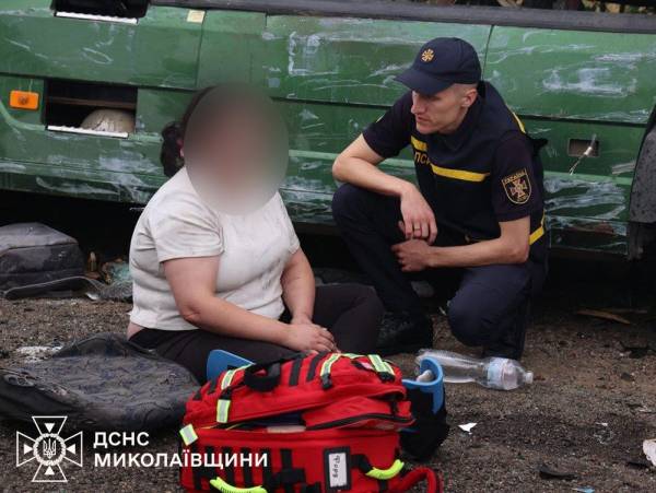 Смертельна ДТП на Миколаївщині: 9 загиблих внаслідок зіткнення маршрутки та вантажівки 11