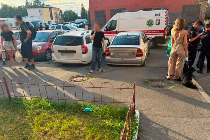 ПОРТАЛ новин 78 У Києві 19-річний молодик поранив ножем трьох людей:…