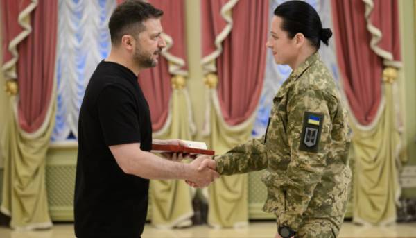 Перед Днем працівника охорони здоров'я Зеленський нагородив лікарів та бойових медиків державними відзнаками 10 Перед Днем працівника охорони здоров'я Зеленський нагородив лікарів та бойових медиків державними відзнаками 10