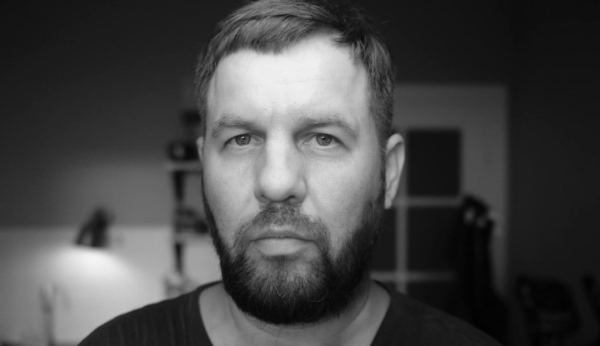 Євген Бушмакін, виконавець головної ролі у фільмі «Герой мого часу», загинув на фронті. 4